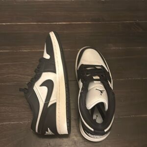 Women's black and white Jordan 1 low size 6 brand new